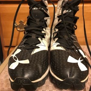 Men’s Under Armour Football cleats, size 10